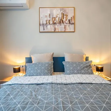 Luxurious And Comfy With Location * Sofia